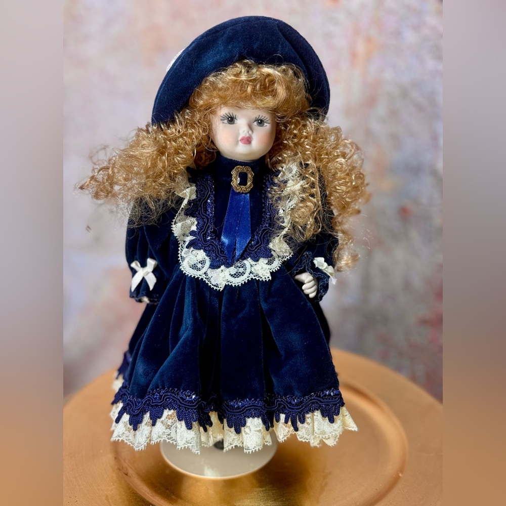 Vintage Collector Victorian Porcelain Doll Limited Edition With Stand